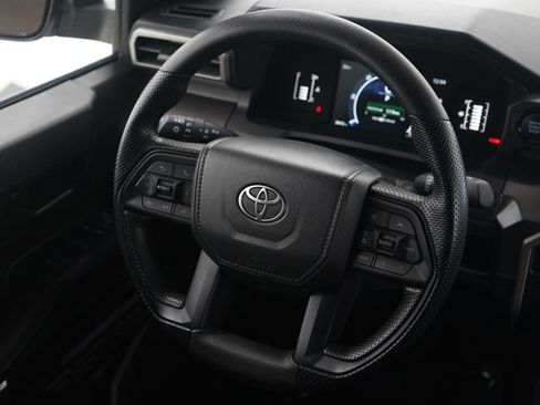 Used 2025 Toyota Tacoma SR5 image 13