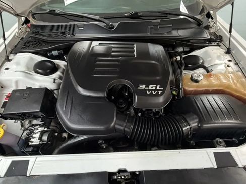 Used 2016 Dodge Challenger SXT Plus RWD image 23