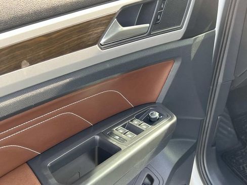 Used 2023 Volkswagen Atlas SE w/ Panoramic Sunroof Package image 10