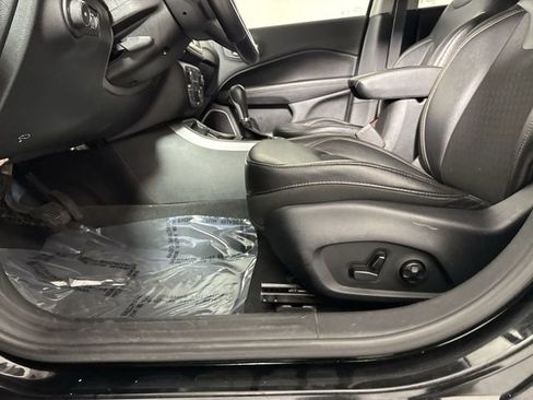 Used 2018 Jeep Compass Latitude w/ Popular Equipment Group image 21