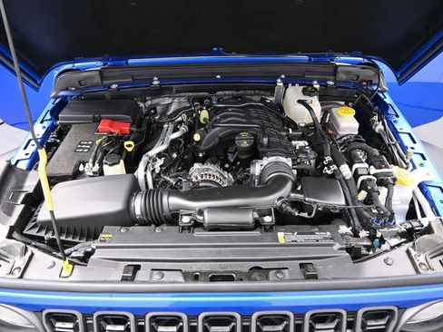 Used 2025 Jeep Wrangler Sport image 37