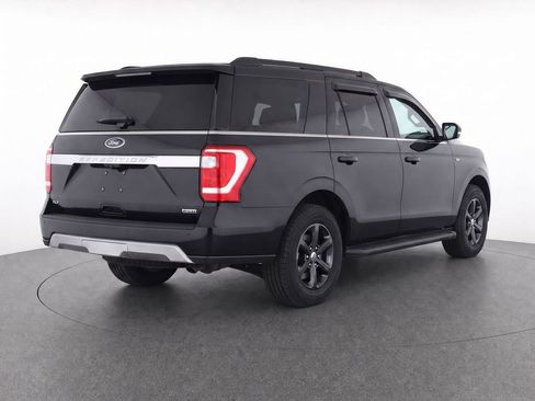 Used 2020 Ford Expedition XLT w/ Equipment Group 202A AWD/4WD image 3