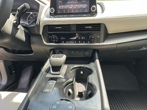 Certified 2024 Nissan Rogue SV w/ SV Premium Package AWD/4WD image 20
