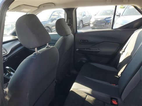 Used 2019 Nissan Kicks S image 11