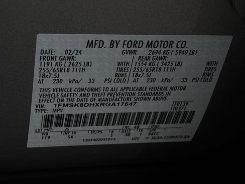 Used 2024 Ford Explorer XLT w/ Equipment Group 202A AWD/4WD image 29