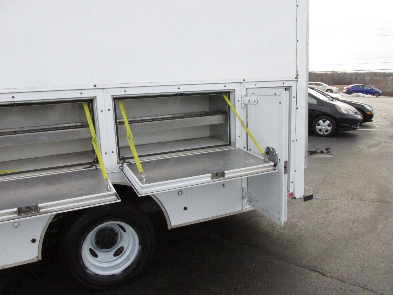 Used 2012 Ford E-350 and Econoline 350 Super Duty w/ PWR Locks & Windows Group RWD image 19