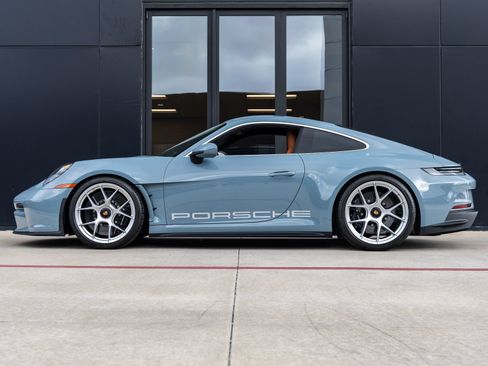 Certified 2024 Porsche 911 GT3 RS RWD image 2