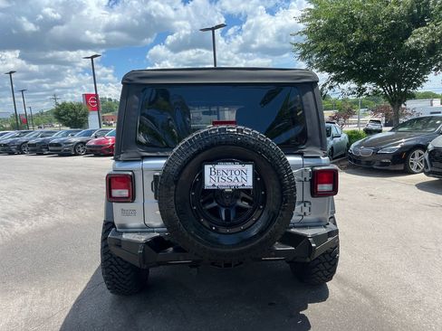 Used 2018 Jeep Wrangler Unlimited Sport S AWD/4WD image 6