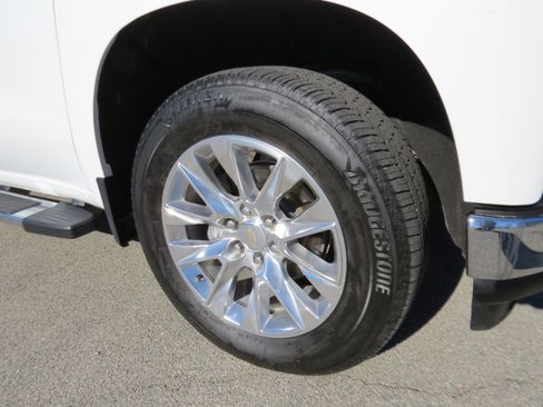 Certified 2022 Chevrolet Silverado 1500 LTZ w/ Z71 Off-Road Package image 11