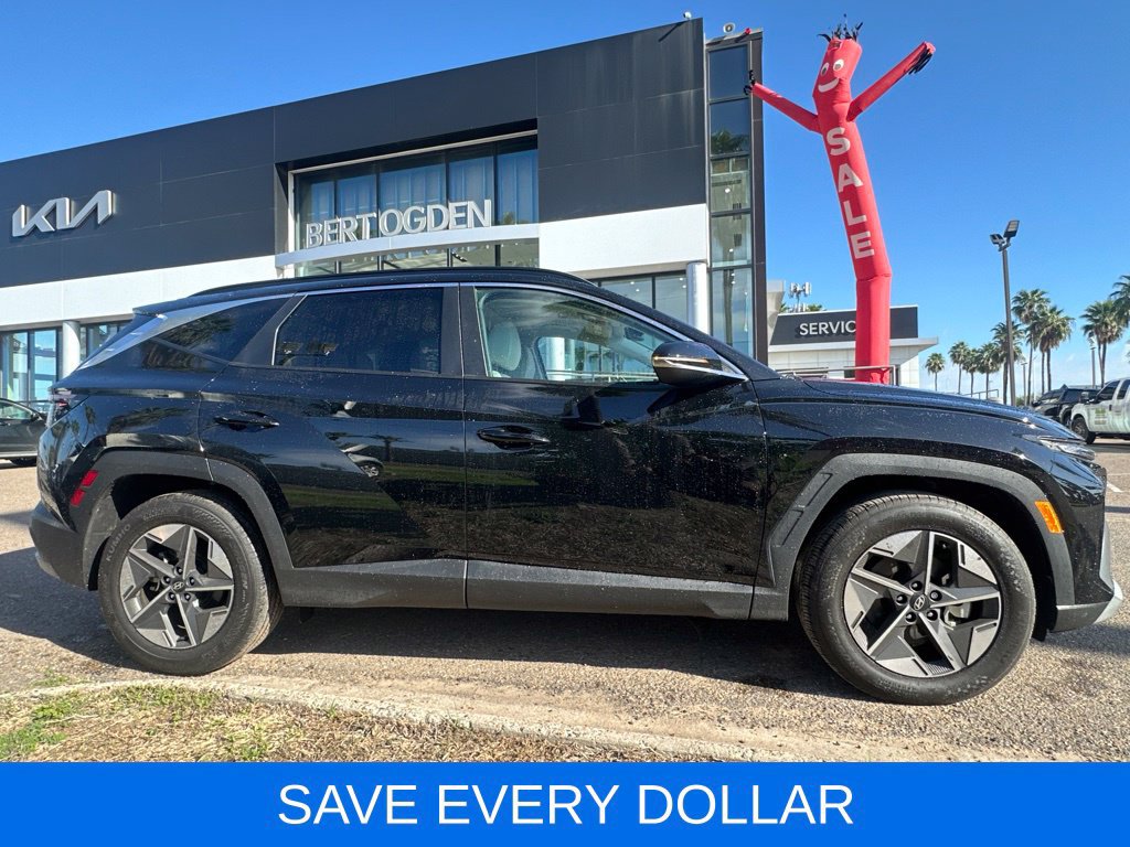 Used 2025 Hyundai Tucson SEL FWD image 3
