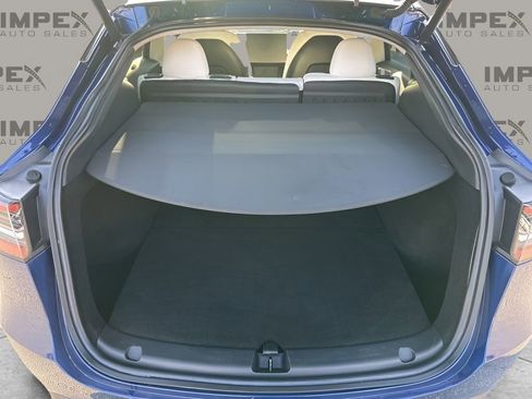 Used 2023 Tesla Model Y Performance image 29