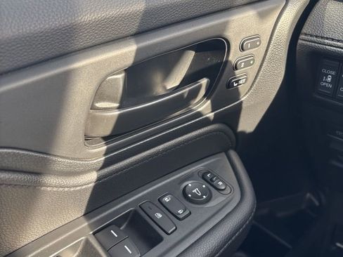 Used 2025 Honda Odyssey Sport-L image 18