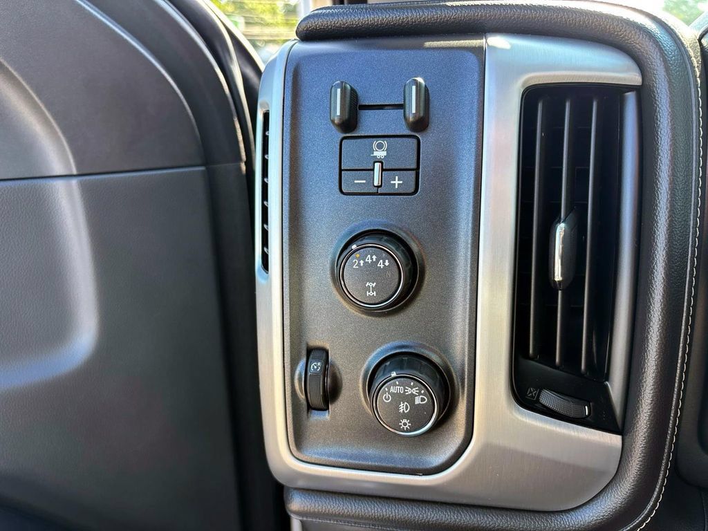 Used 2019 GMC Sierra 2500 SLE AWD/4WD image 16
