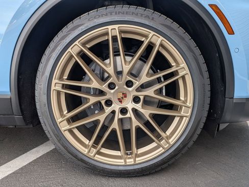 New 2026 Porsche Macan Electric image 13