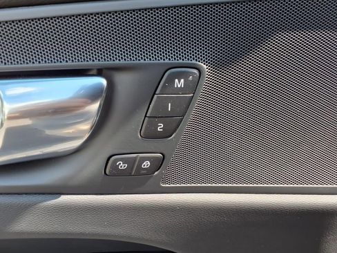 Used 2024 Volvo XC60 B5 Plus image 16