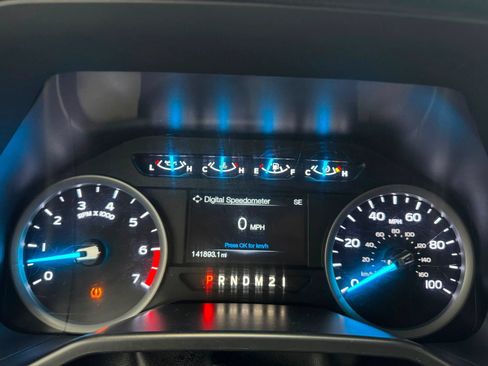 Used 2017 Ford F250 XLT w/ FX4 Off-Road Package AWD/4WD image 13