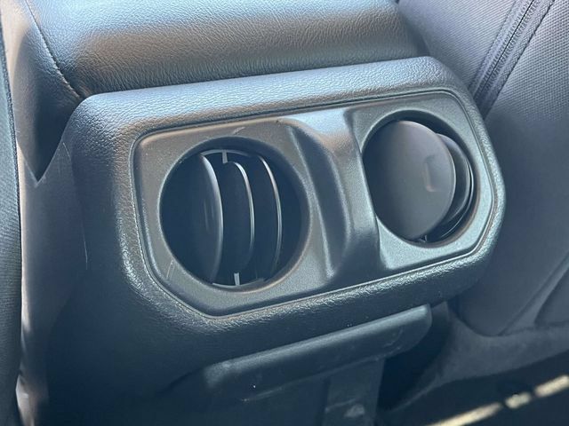 Used 2022 Jeep Wrangler Sport AWD/4WD image 18