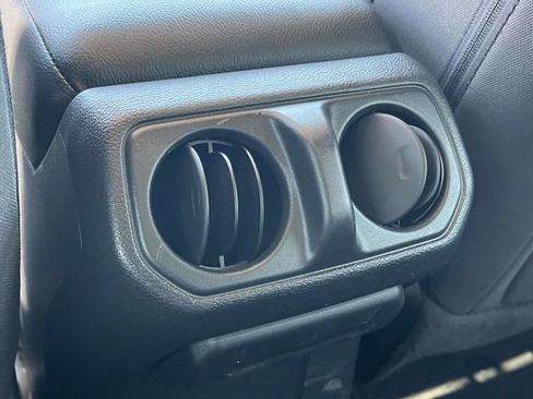 Used 2022 Jeep Wrangler Sport AWD/4WD image 18