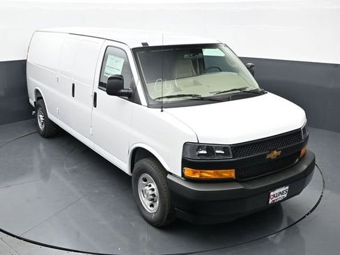 New 2026 Chevrolet Express 3500 Extended w/ Driver Convenience Package RWD image 21