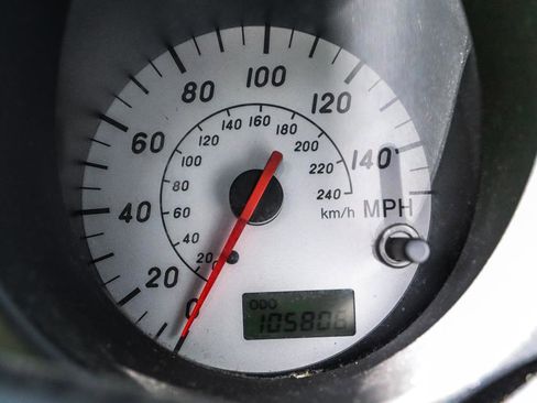 Used 2000 Toyota MR2 image 7