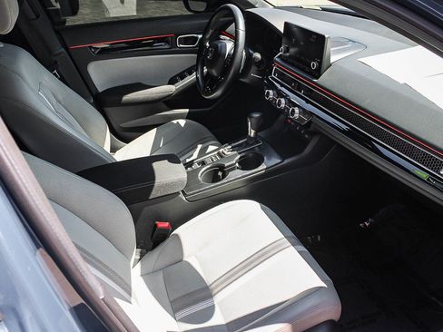 Used 2025 Honda Civic Sport image 18