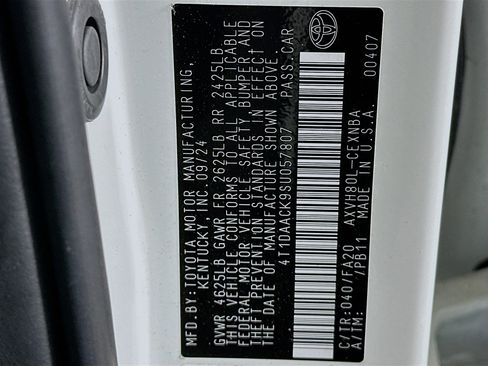 Used 2025 Toyota Camry LE image 12