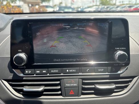 Used 2024 Nissan Altima 2.5 S FWD image 29