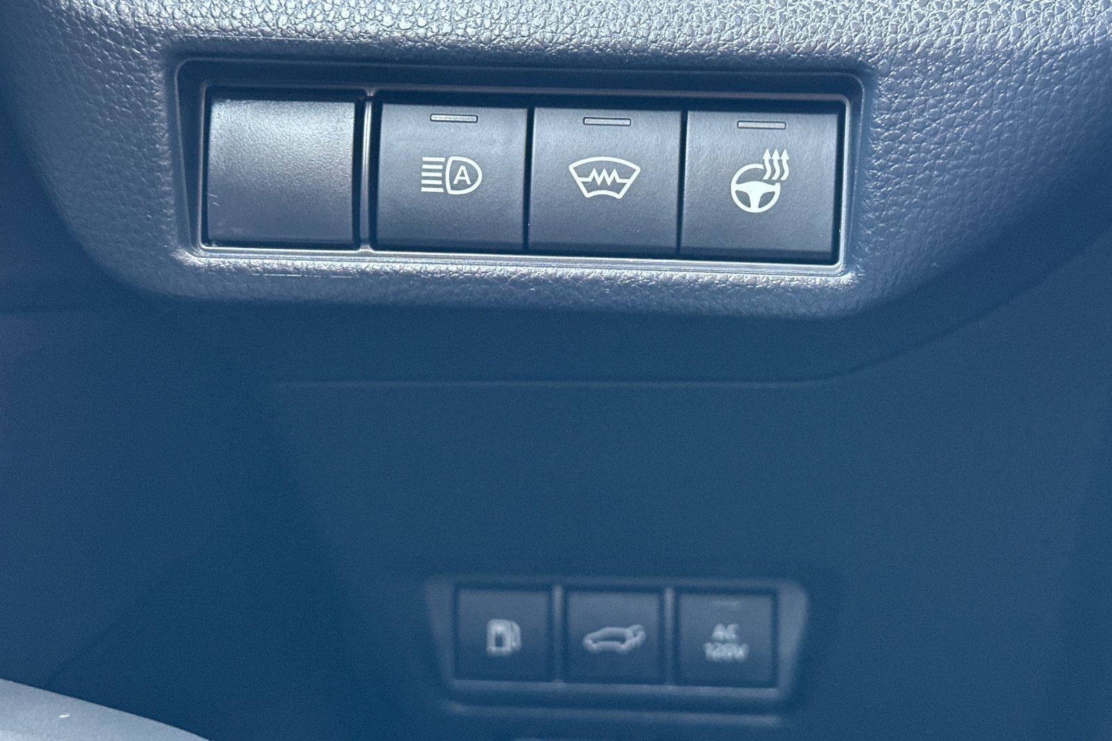 Used 2026 Toyota Prius Plug-In Hybrid FWD image 36