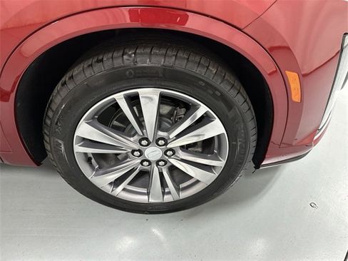 Used 2025 Cadillac XT6 Premium Luxury image 20