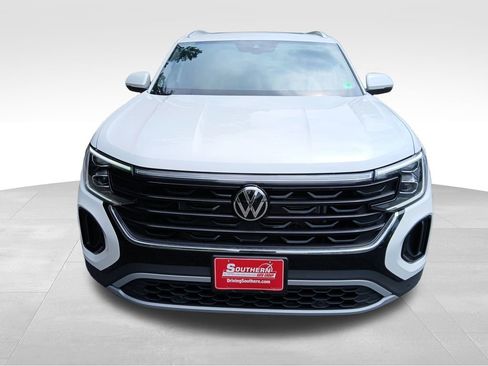 New 2026 Volkswagen Atlas Cross Sport SE image 8