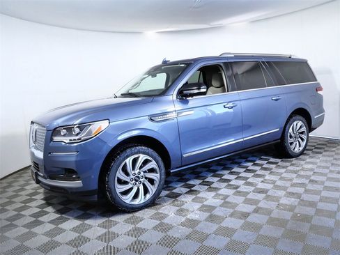 Used 2023 Lincoln Navigator L Reserve image 5