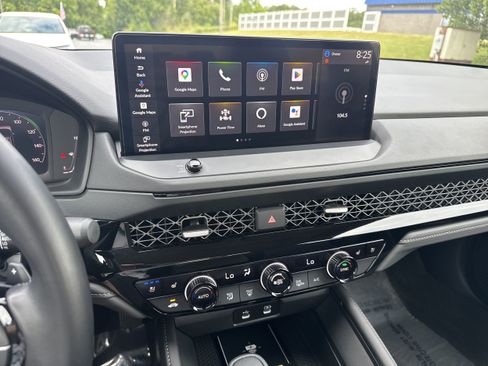 Used 2024 Honda Accord Touring image 17