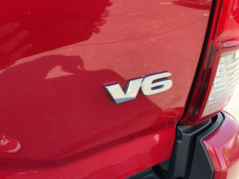Used 2022 Toyota Tacoma SR AWD/4WD image 10
