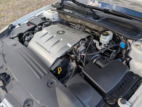 Used 2008 Cadillac DTS Luxury I w/ Sun And Sound Package image 28