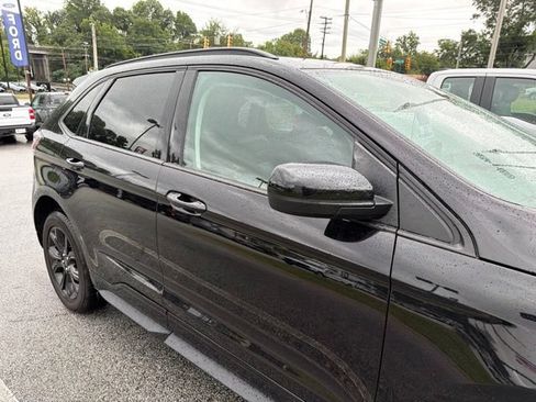 Used 2023 Ford Edge SE w/ Black Appearance Package AWD/4WD image 10