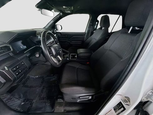 Used 2025 Toyota 4Runner SR5 AWD/4WD image 13