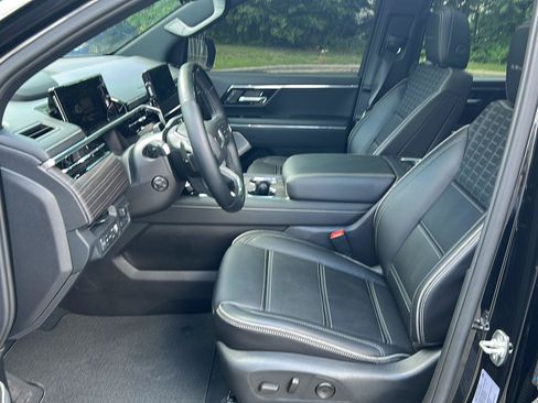 Used 2025 GMC Sierra EV Denali AWD/4WD image 12