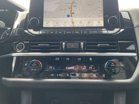 Used 2022 Nissan Pathfinder SL image 16