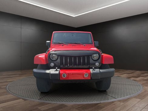Used 2016 Jeep Wrangler Sahara w/ Connectivity Group AWD/4WD image 3