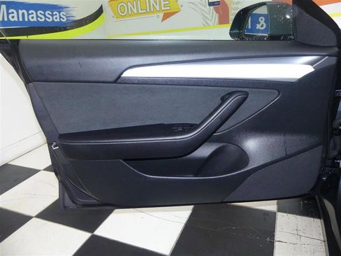 Used 2023 Tesla Model 3 Standard Range image 22
