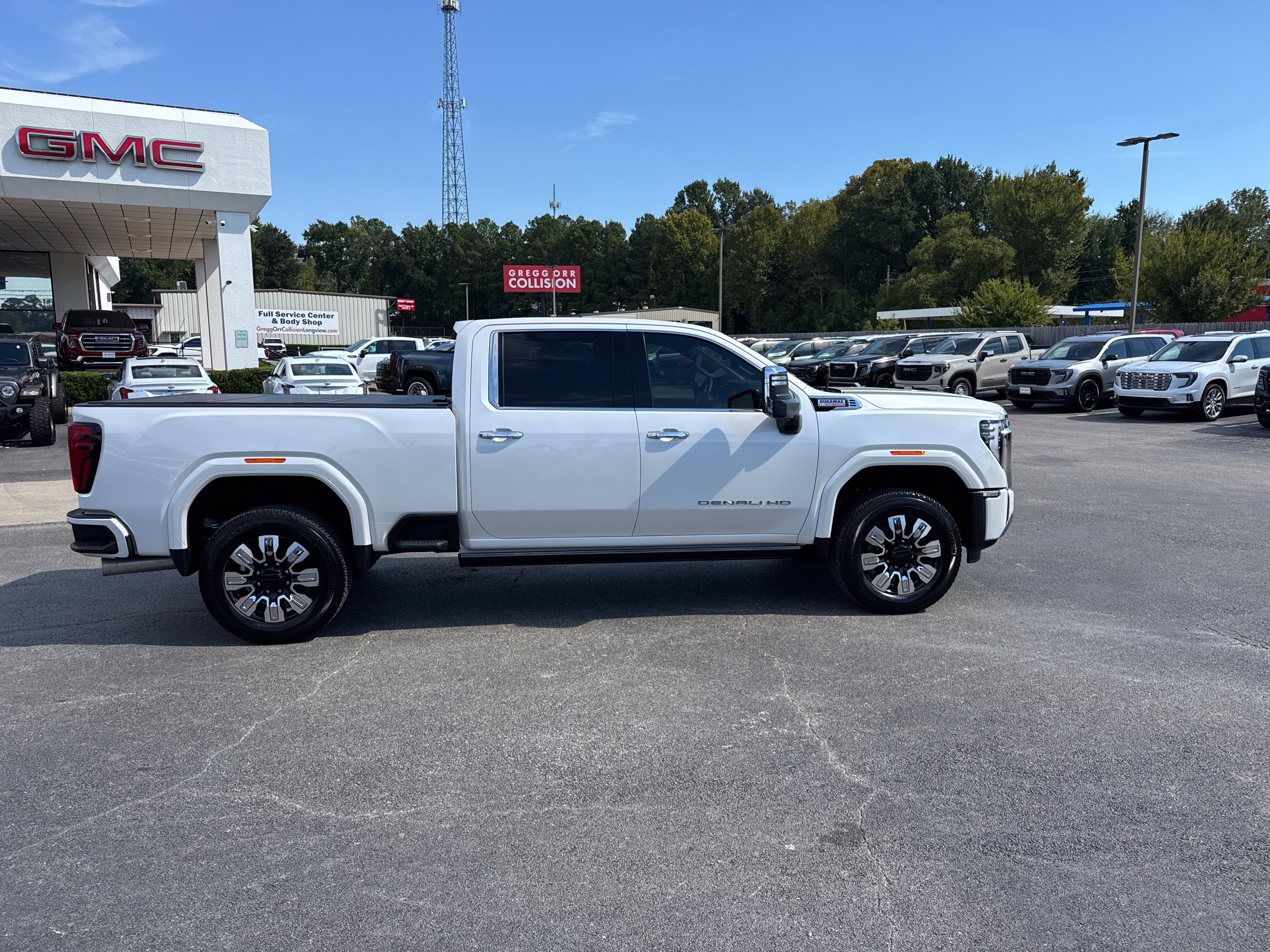 Used 2025 GMC Sierra 2500 Denali w/ Denali Reserve Package AWD/4WD image 6