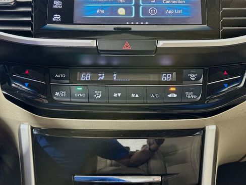 Used 2016 Honda Accord EX-L image 18