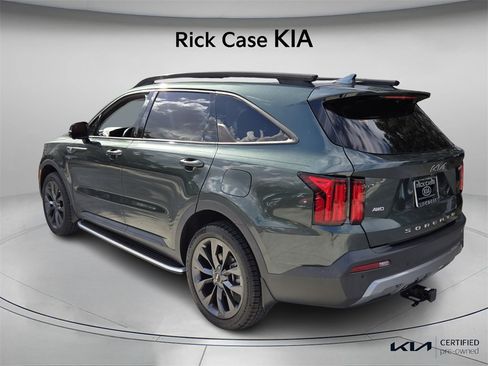 Certified 2022 Kia Sorento SX Prestige w/ Rust Color Package image 8