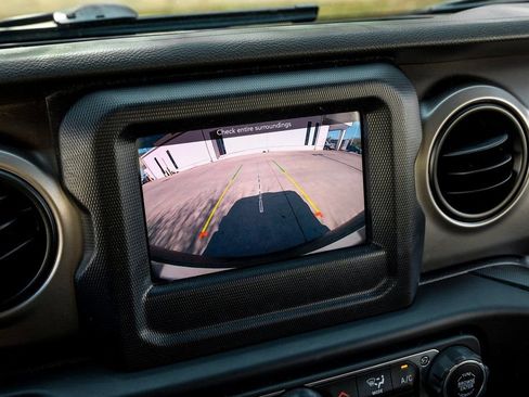 Used 2020 Jeep Wrangler Unlimited Sport S image 31