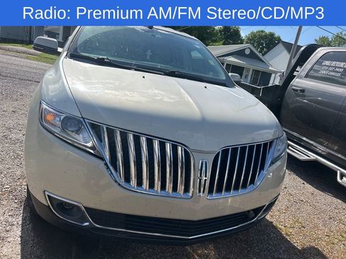 Used 2014 Lincoln MKX AWD w/ Equipment Group 101A image 3