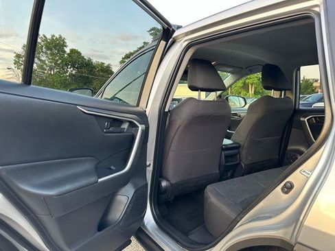 Used 2019 Toyota RAV4 LE w/ All Weather Liner Package AWD/4WD image 13
