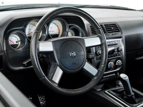 Used 2009 Dodge Challenger R/T RWD image 13