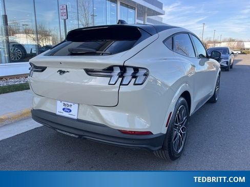 Certified 2025 Ford Mustang Mach-E Premium image 8