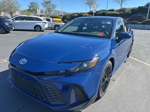 Used 2026 Toyota Camry SE w/ Convenience Package image 2