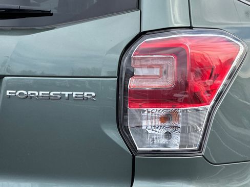 Used 2018 Subaru Forester 2.5i Touring w/ Popular Package #2 image 12